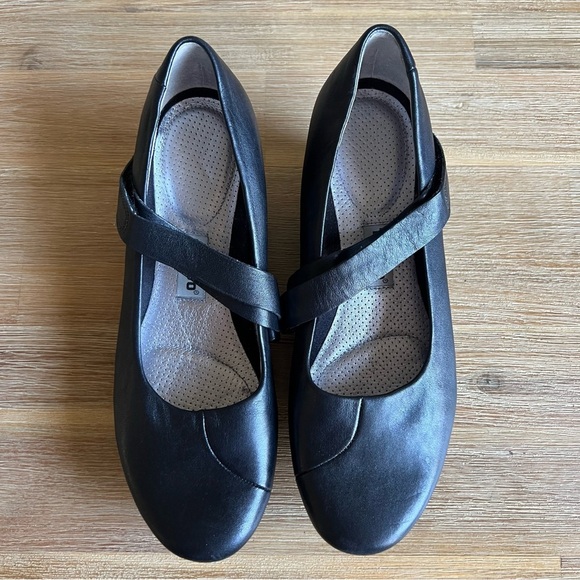 Tsubo Women's Asmik Wedge Pump Size 7.5 Black Leather Platform Mary Jane Shoes - Picture 6 of 12